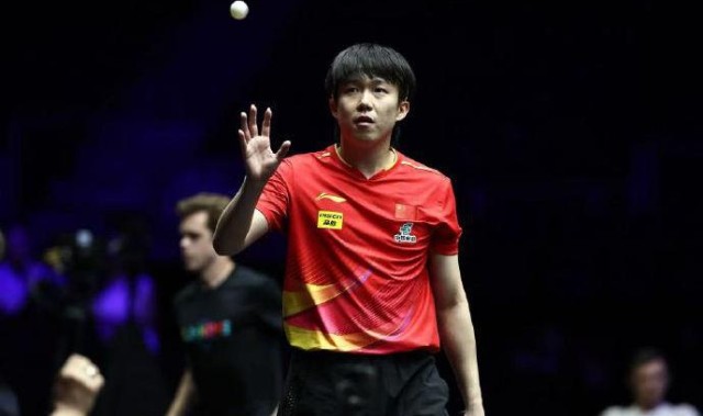 王皓立功了！关键时刻布置一个战术，帮助王楚钦4-2逆转杀进四强