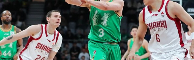 乐鱼娱乐在线登录入口-辽宁男篮16分大败！爆冷输给广州，赵继伟4分，鄢手骐3分|乌戈|广州龙狮|三分球|莫兰德|布罗金顿_新浪体育_新浪新闻